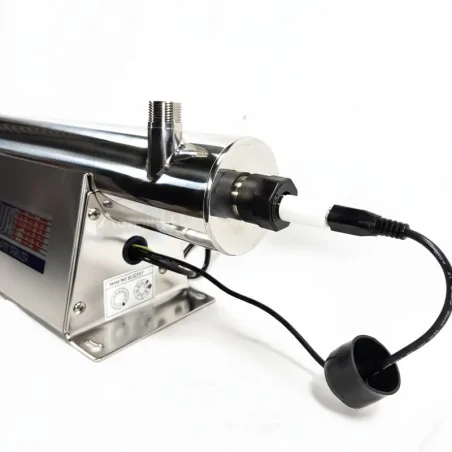 Stérilisateur UV 12 GPM sur Chassie Inox