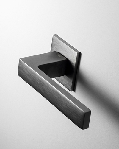 Installation poignée de porte Edra 02 dnd martinelli