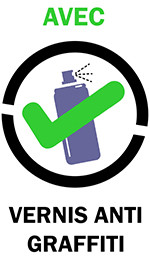 Avec vernis anti graffiti